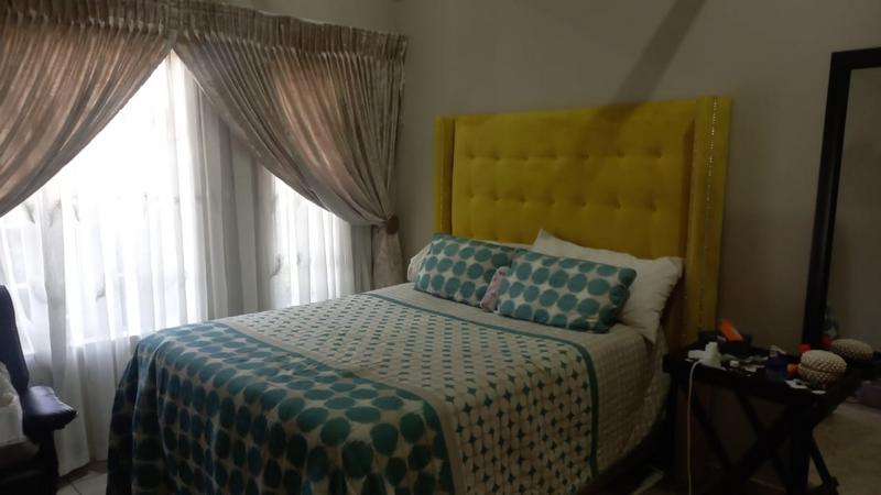 2 Bedroom Property for Sale in Tlhabane West North West